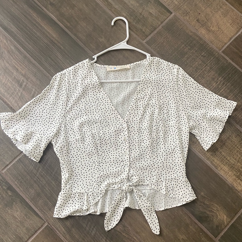 Polka Dot Knotted Cropped Blouse
